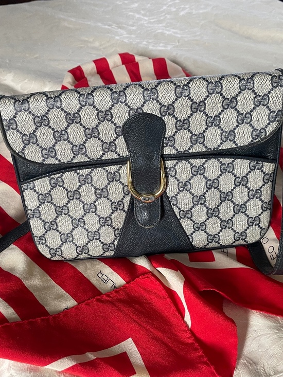 Gucci Accessory Collection Handbags - Gucci Authentic Vintage Accessory Collection Crossbody Bag - Italy